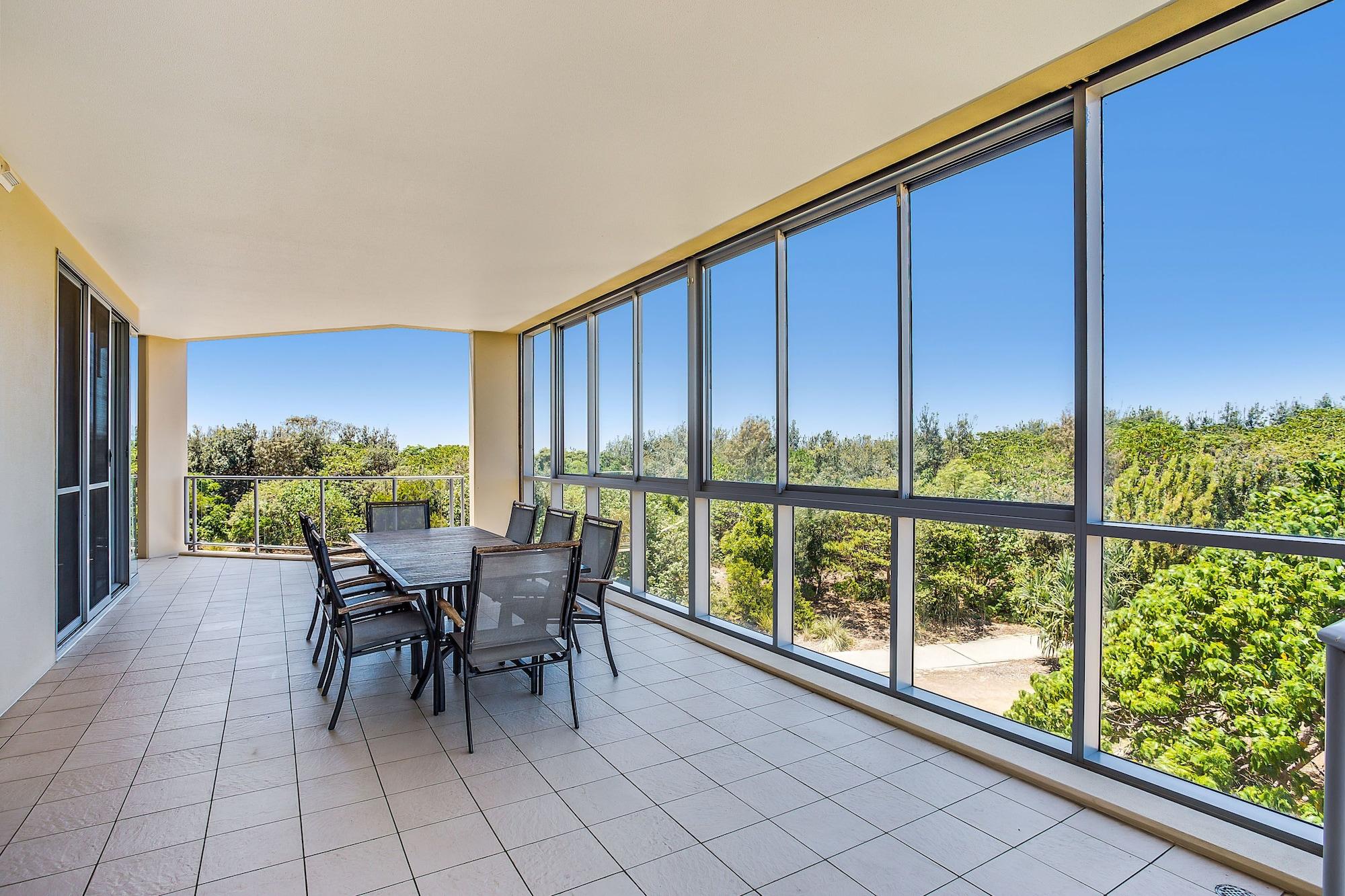 Peppers Salt Resort & Spa Kingscliff Exterior photo A balcony